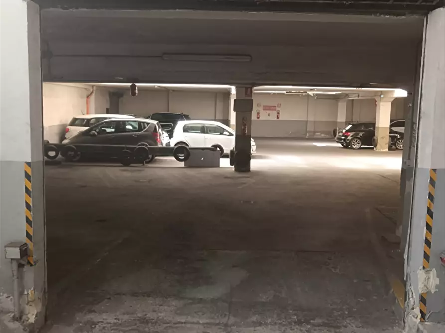 Immagine 3 di Deposito in vendita  in Via Dalmazia, 159 a Bari