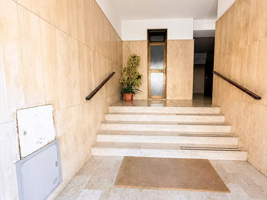 Immagine 2 di Appartamento in vendita  in via sibari 4 a Taranto