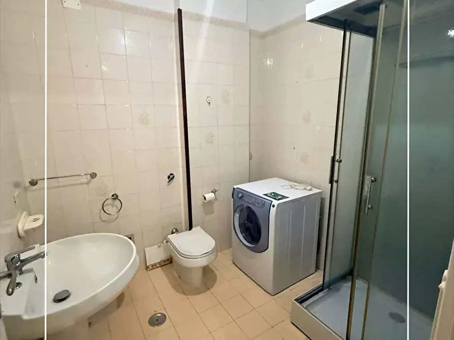 Immagine 15 di Appartamento in affitto  in via settembrini 218 a Taranto