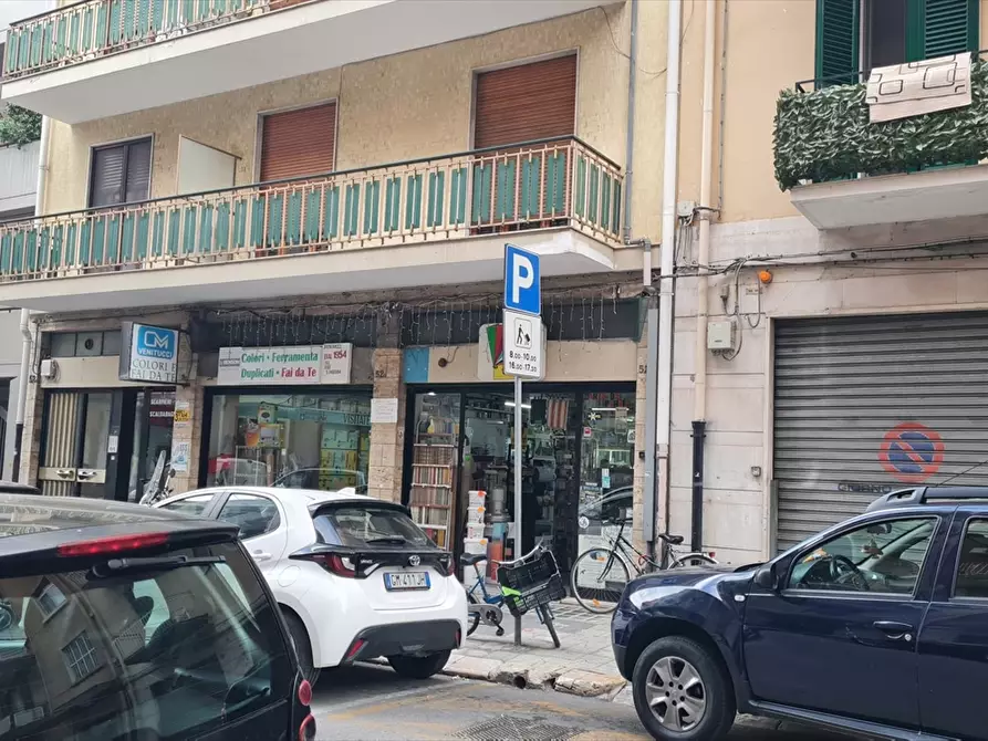 Immagine 1 di Locale commerciale in vendita  in Via Indipendenza, 52 a Bari