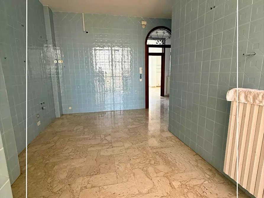 Immagine 10 di Appartamento in vendita  in via cavallotti 153 a Taranto