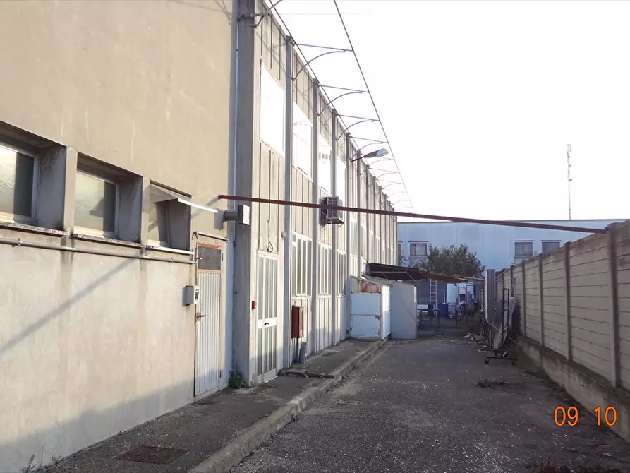 Immagine 5 di Capannone industriale in vendita  in Via Po a San Giovanni Teatino