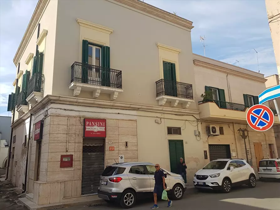 Immagine 1 di Palazzo in vendita  in Largo Fra Pantaleo a Palagiano