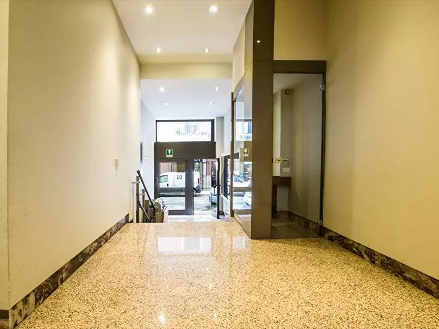 Immagine 2 di Appartamento in vendita  in Via Roberto da Bari 75 a Bari