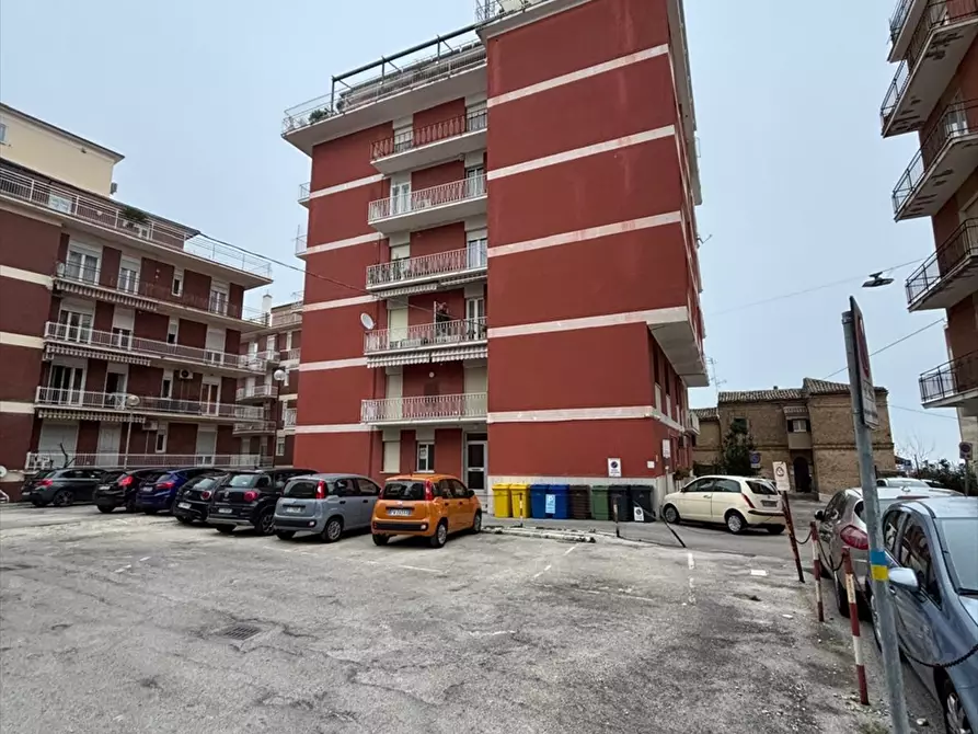 Immagine 1 di Appartamento in vendita  in via sciucchi 63 a Chieti