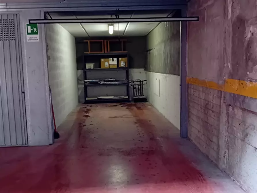 Immagine 2 di Box auto in vendita  in via Franco Faccio 20 a Milano