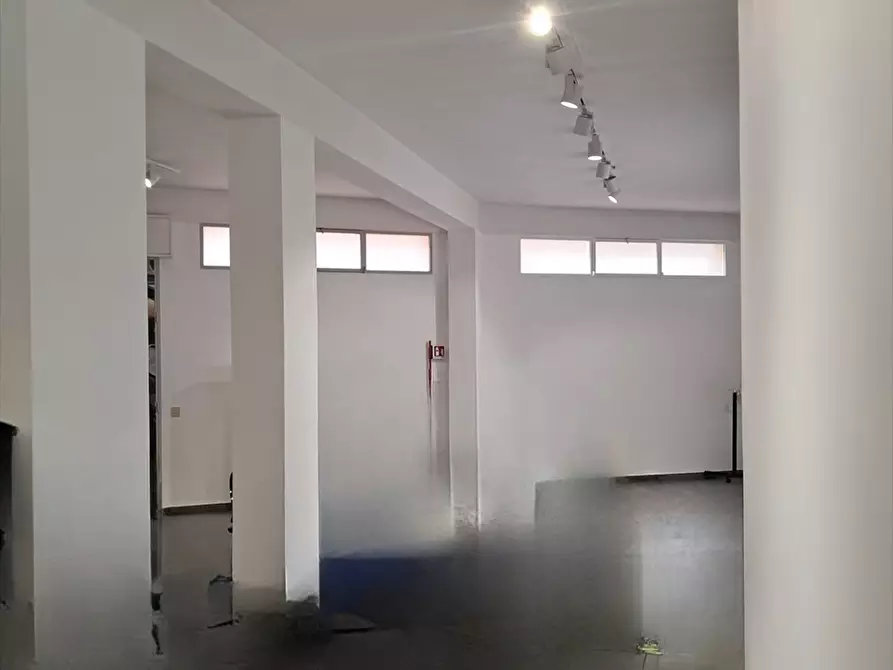 Immagine 6 di Locale commerciale in vendita  in via Archi a Trapani