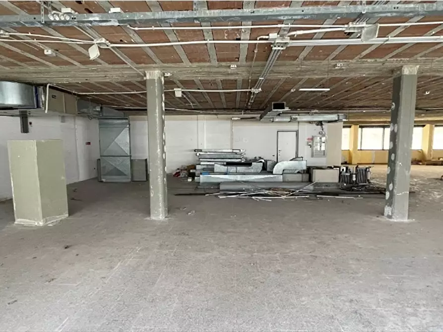 Immagine 7 di Ufficio in affitto  a Bari