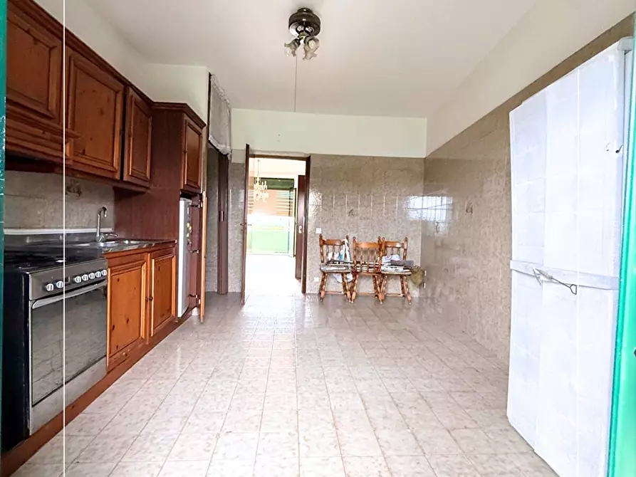 Immagine 15 di Appartamento in vendita  in via scoglio del tonno 40  a Taranto