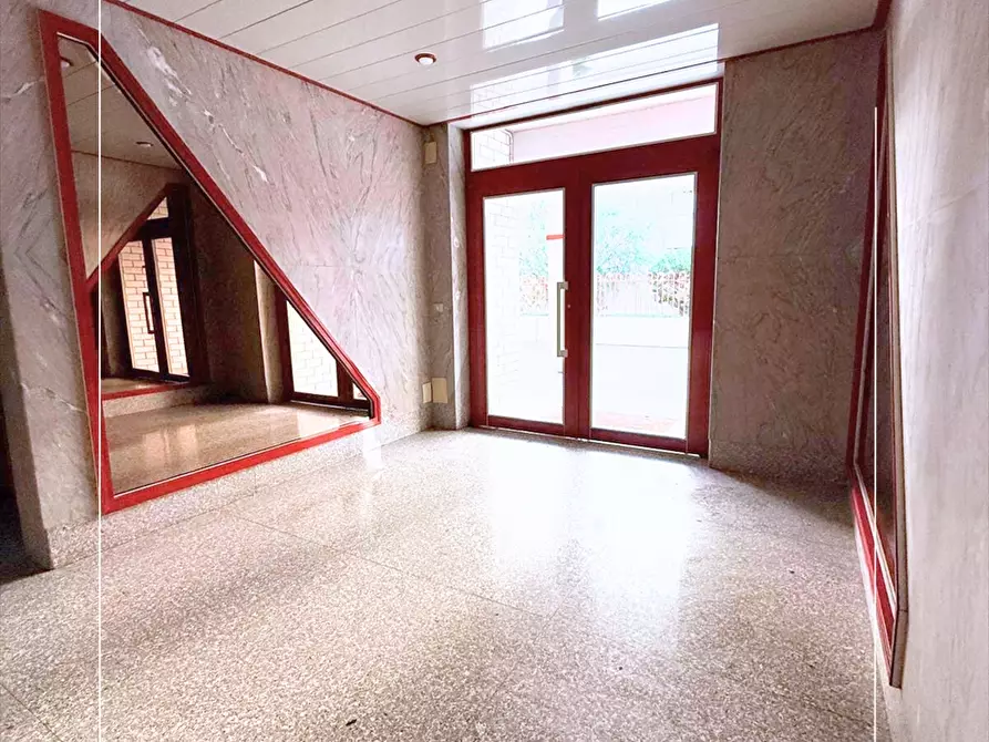 Immagine 6 di Ufficio in affitto  in viale virgilio 138 a Taranto