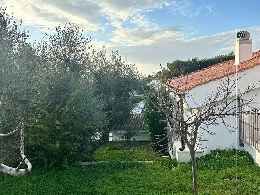 Immagine 26 di Villa in vendita  in VIA SATURO 407 a Leporano