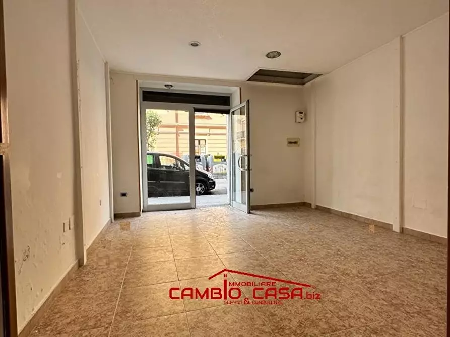 Immagine 7 di Locale commerciale in vendita  in via dante 104 a Taranto