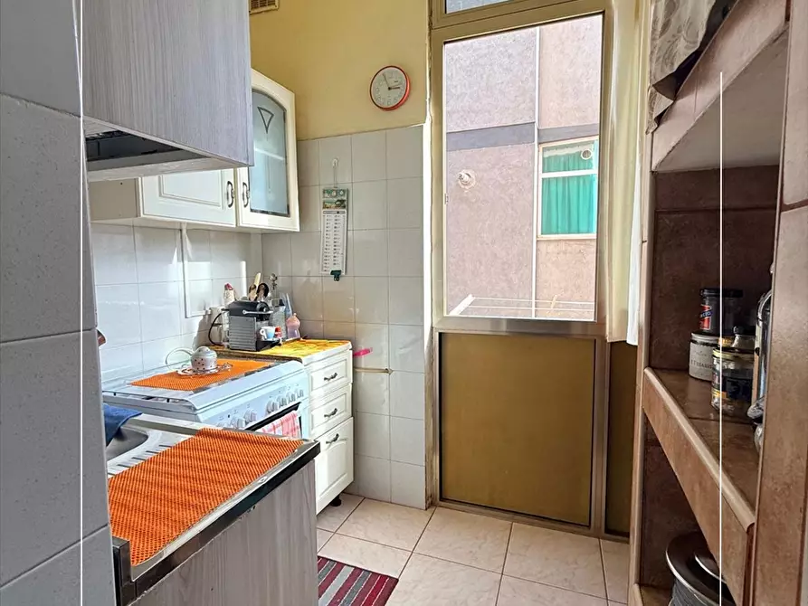 Immagine 13 di Appartamento in vendita  in via giovanni pascoli  a Taranto