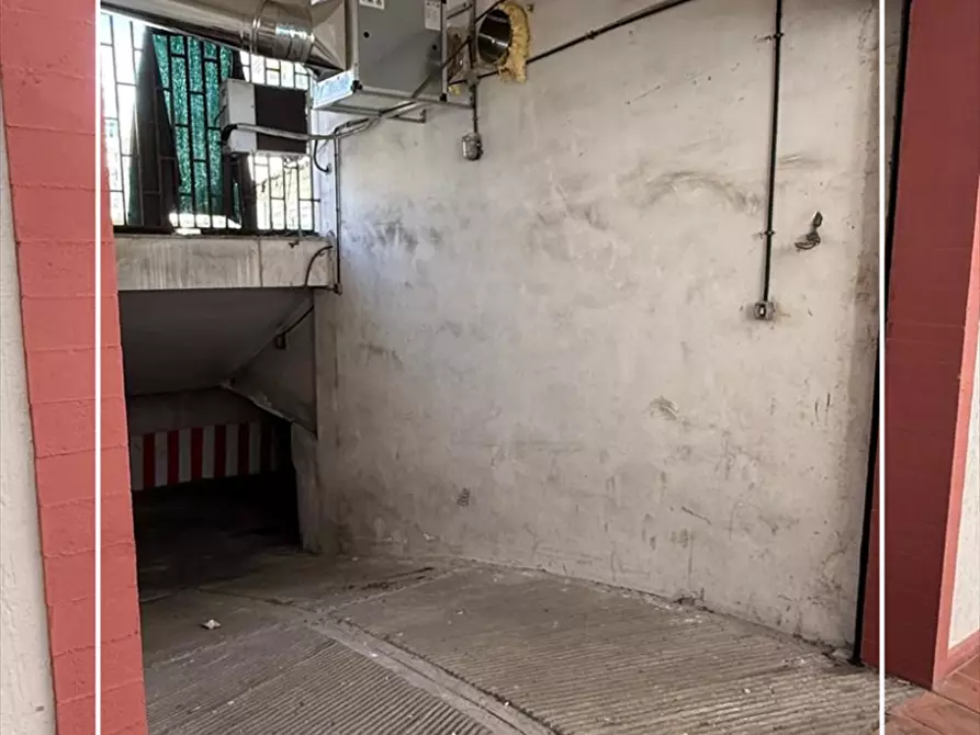 Immagine 5 di Posto auto in vendita  in VIALE TRENTINO 46 a Taranto