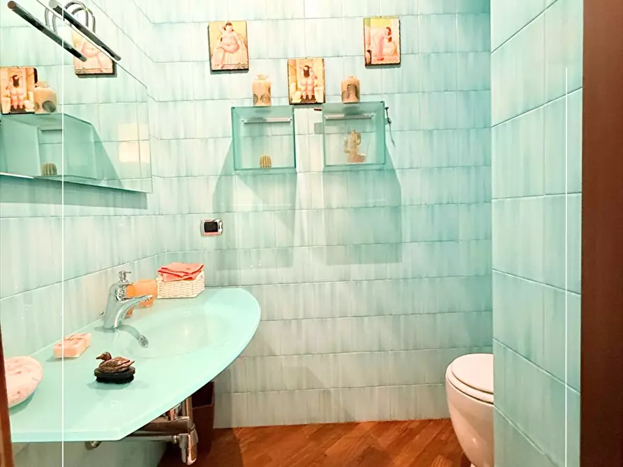 Immagine 20 di Appartamento in vendita  in VIA ETTORE D'AMORE 47 a Taranto