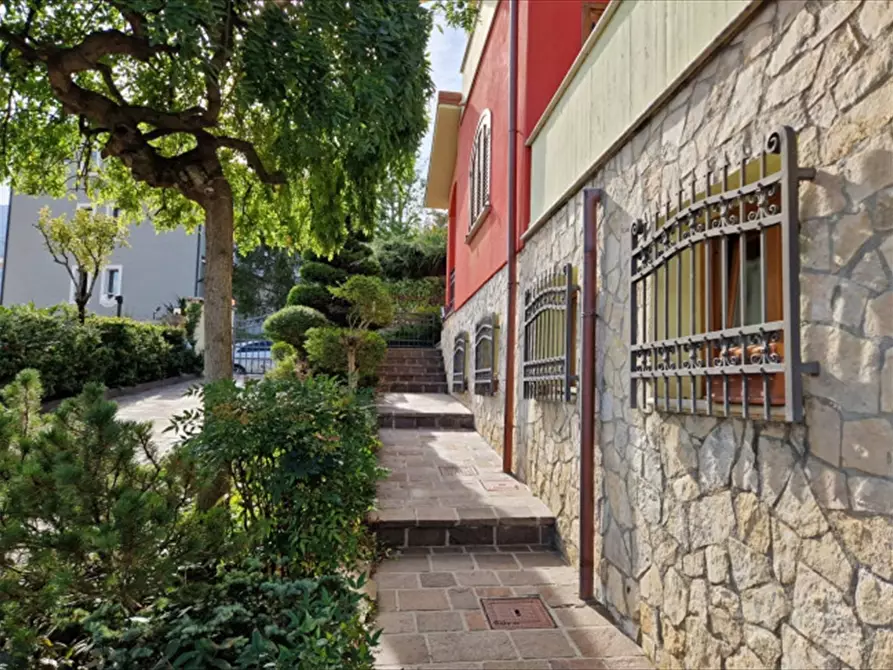 Immagine 5 di Villa in vendita  in Contrada Santone a Isola Del Gran Sasso D'italia