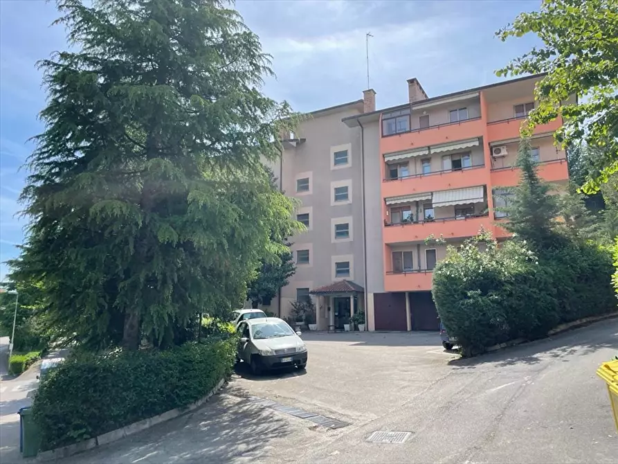 Immagine 1 di Appartamento in vendita  in Via Cilea 18 a Chieti