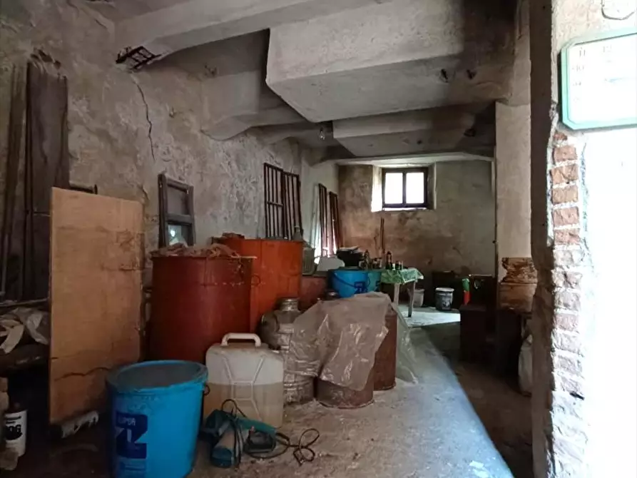 Immagine 10 di Locale commerciale in vendita  a Polistena