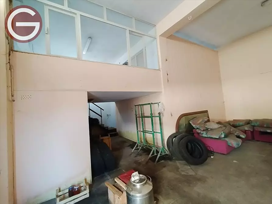 Immagine 4 di Garage in vendita  a Taurianova