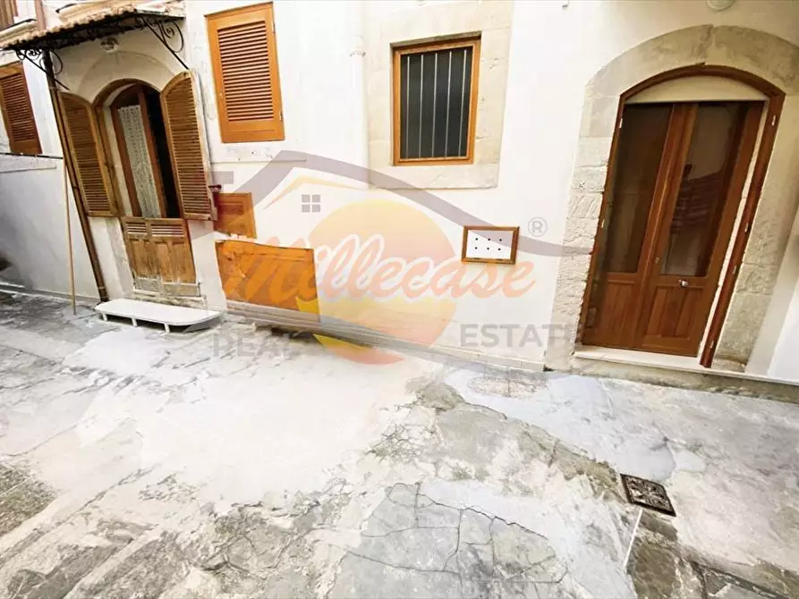 Immagine 11 di Appartamento in vendita  in via larga a Siracusa