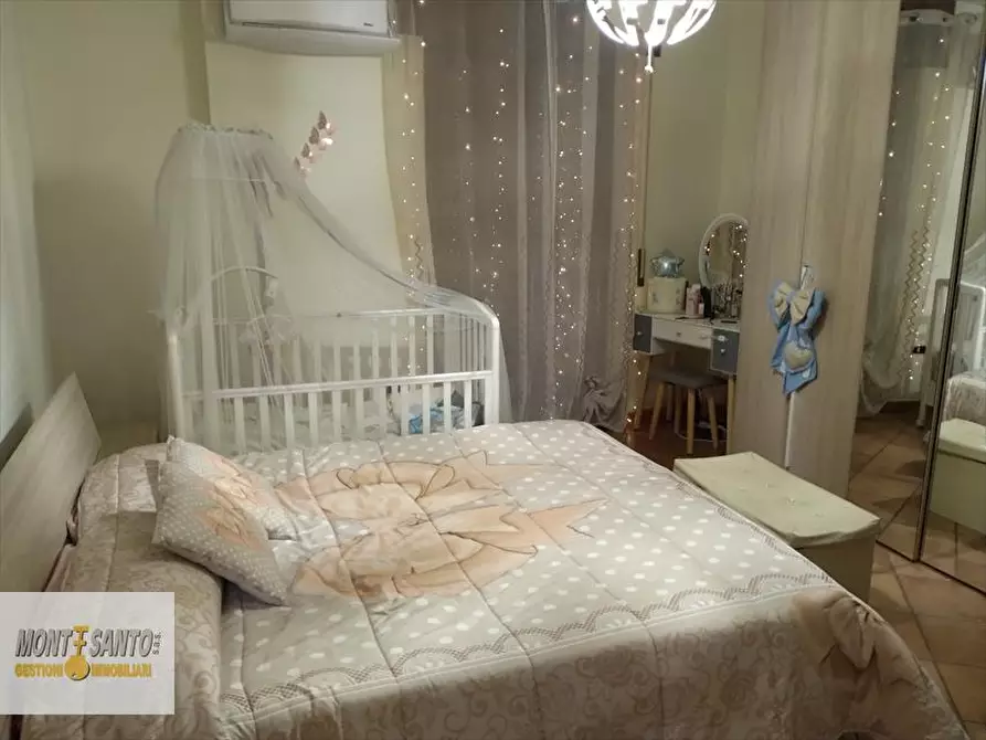 Immagine 7 di Palazzo in vendita  a Giugliano In Campania