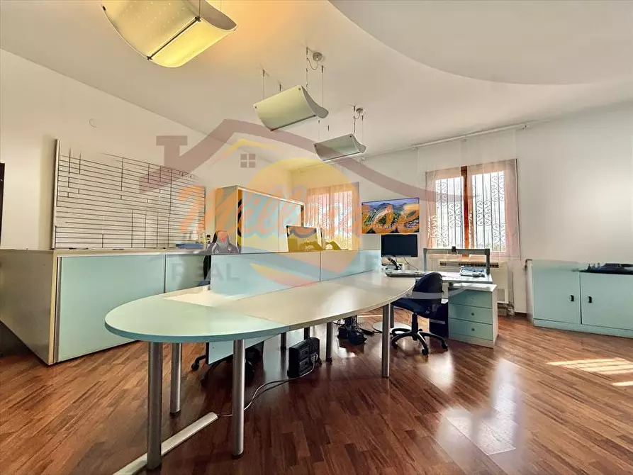 Immagine 8 di Villa in vendita  in viale Garrone a Melilli
