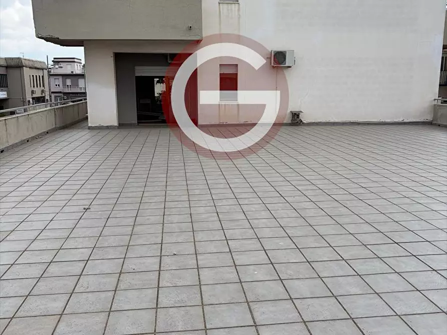 Immagine 13 di Locale commerciale in affitto  a Taurianova