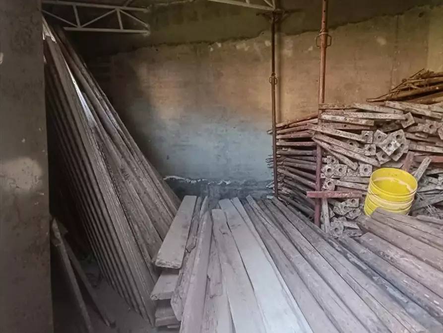 Immagine 13 di Deposito in vendita  a Taurianova