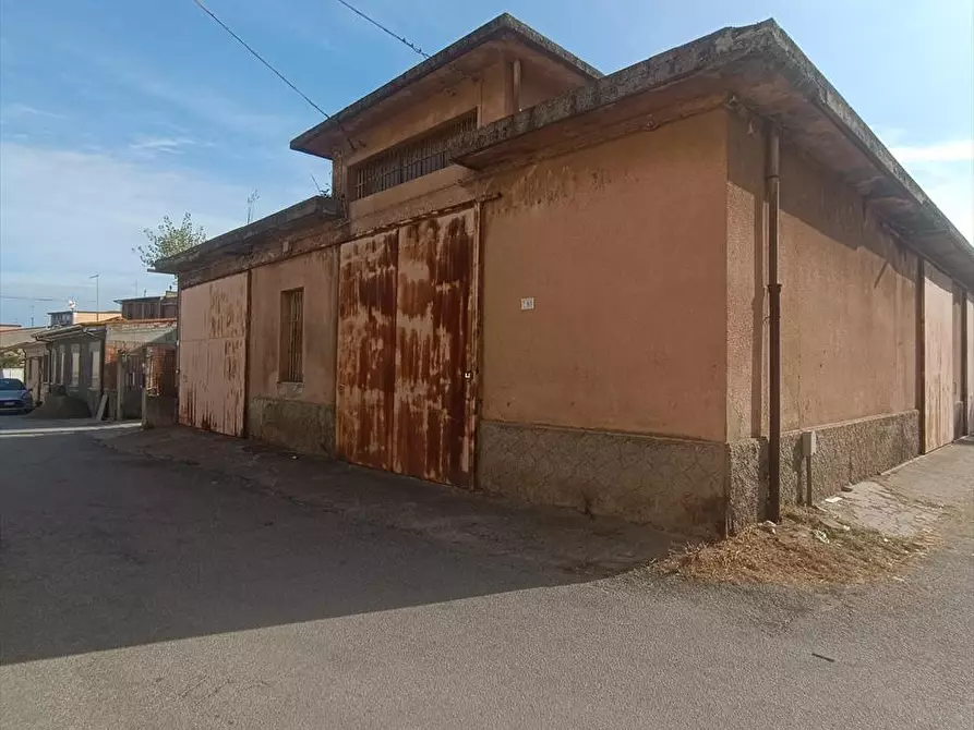 Immagine 1 di Deposito in vendita  a Taurianova