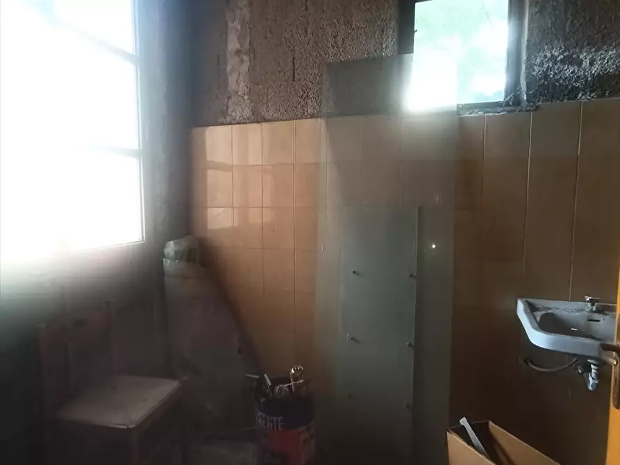 Immagine 6 di Deposito in vendita  a Taurianova