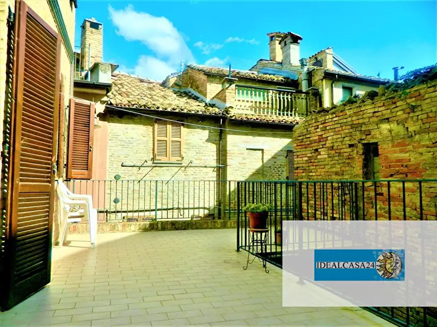 Immagine 9 di Appartamento in vendita  in Loro Piceno Via Regina Margherita n. 57 a Loro Piceno