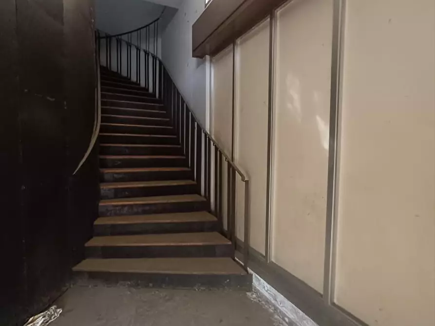 Immagine 3 di Locale commerciale in vendita  a Taurianova