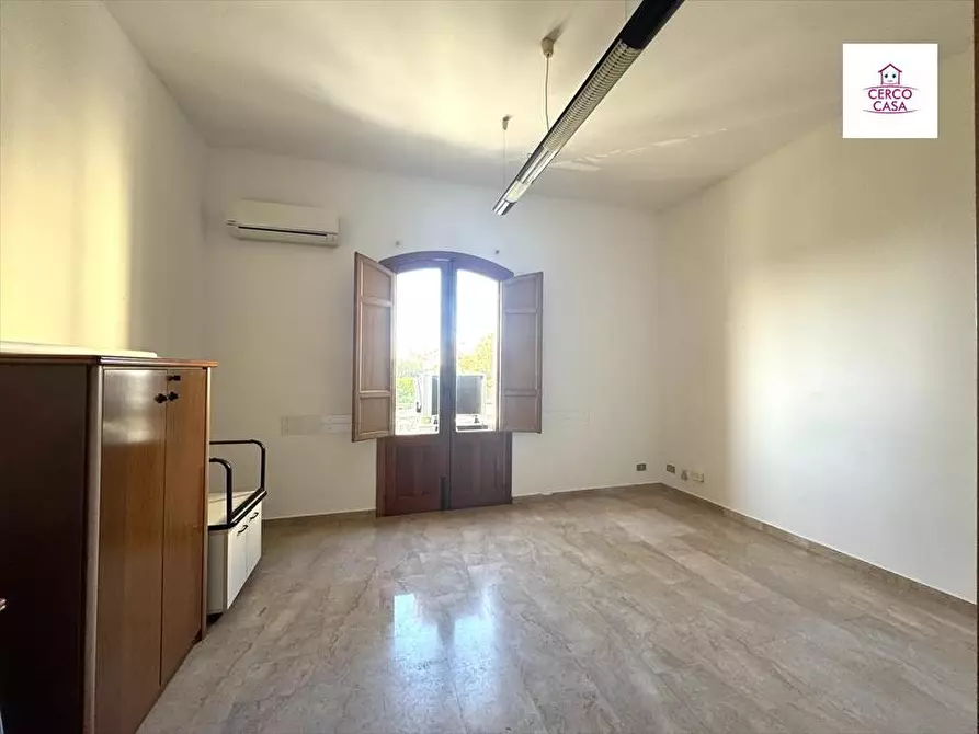 Immagine 11 di Ufficio in vendita  a Trapani