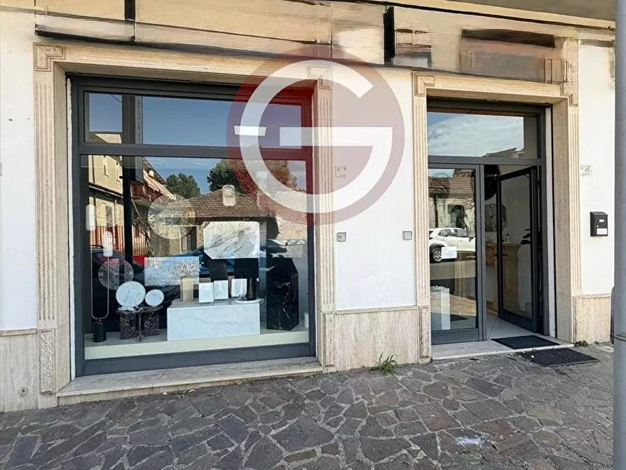 Immagine 2 di Locale commerciale in affitto  a Taurianova
