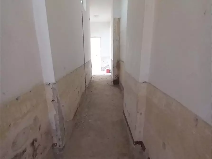 Immagine 13 di Appartamento in vendita  a Cinquefrondi