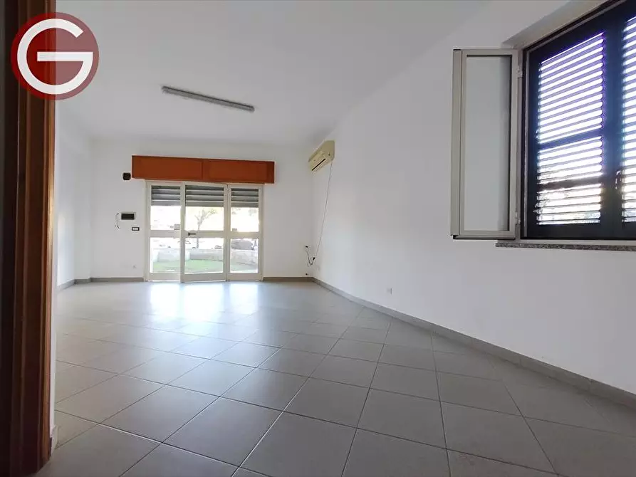 Immagine 4 di Locale commerciale in affitto  a Taurianova