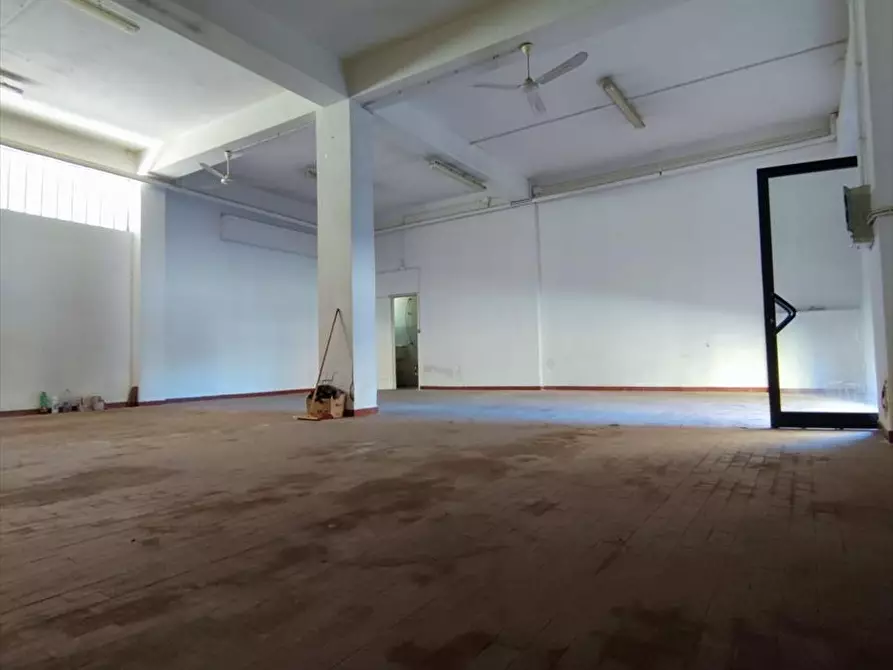 Immagine 5 di Locale commerciale   a Taurianova