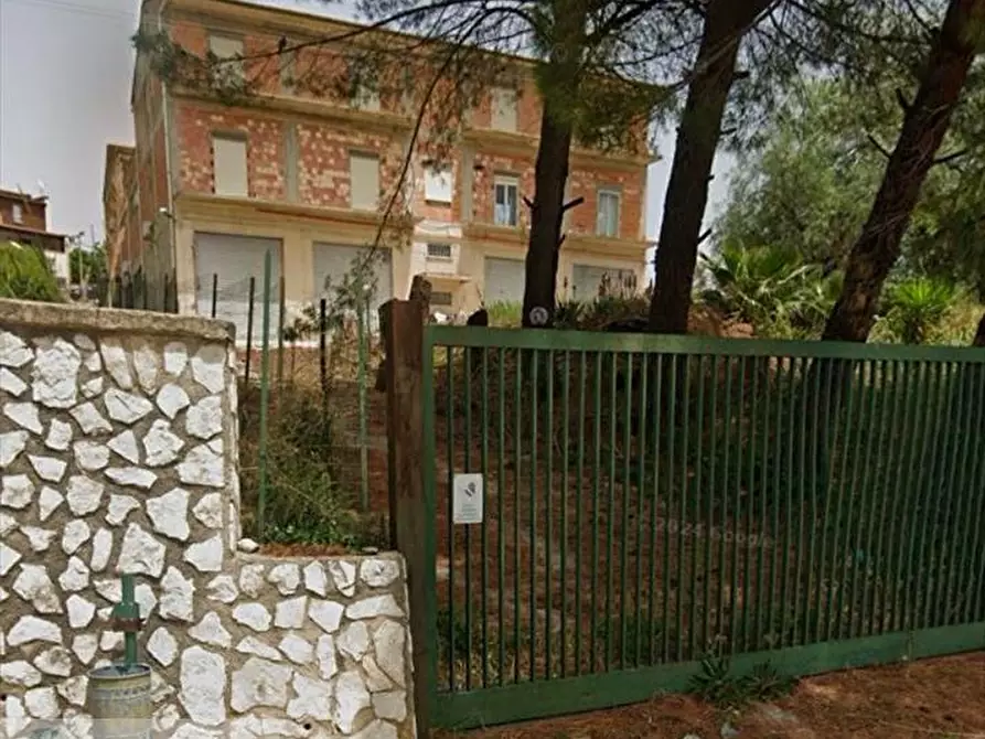 Immagine 2 di Magazzino in affitto  a Lercara Friddi