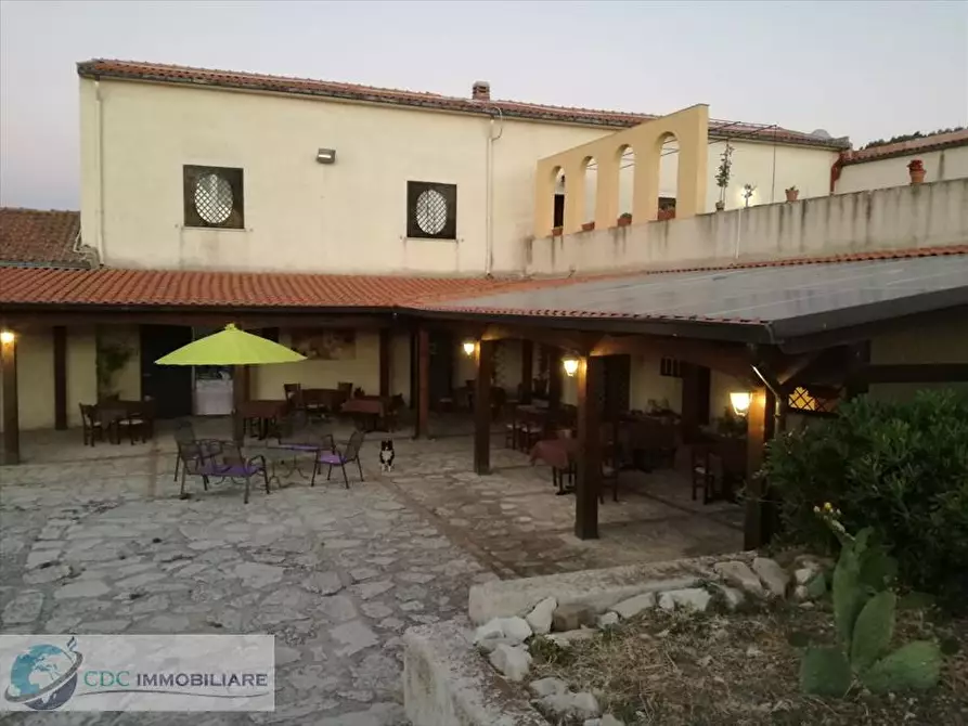 Immagine 3 di Agriturismo in vendita  in Contrada Riena  a Castronovo Di Sicilia
