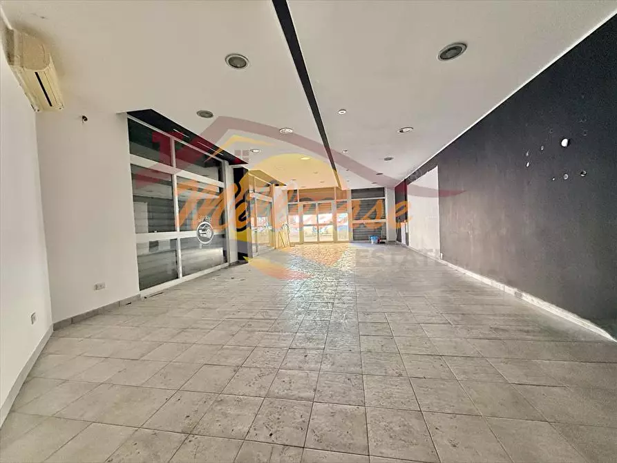 Immagine 3 di Locale commerciale in vendita  in VIALE ZECCHINO a Siracusa