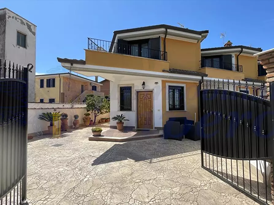 Immagine 2 di Villetta a schiera in vendita  in Via S. Casciano n.9 a Pomezia