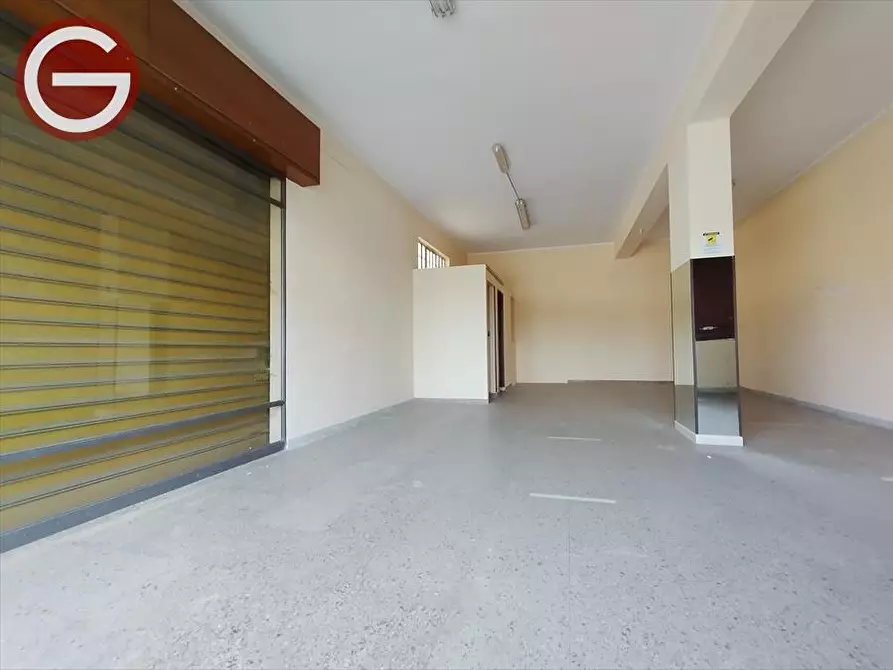 Immagine 6 di Locale commerciale in vendita  a Taurianova