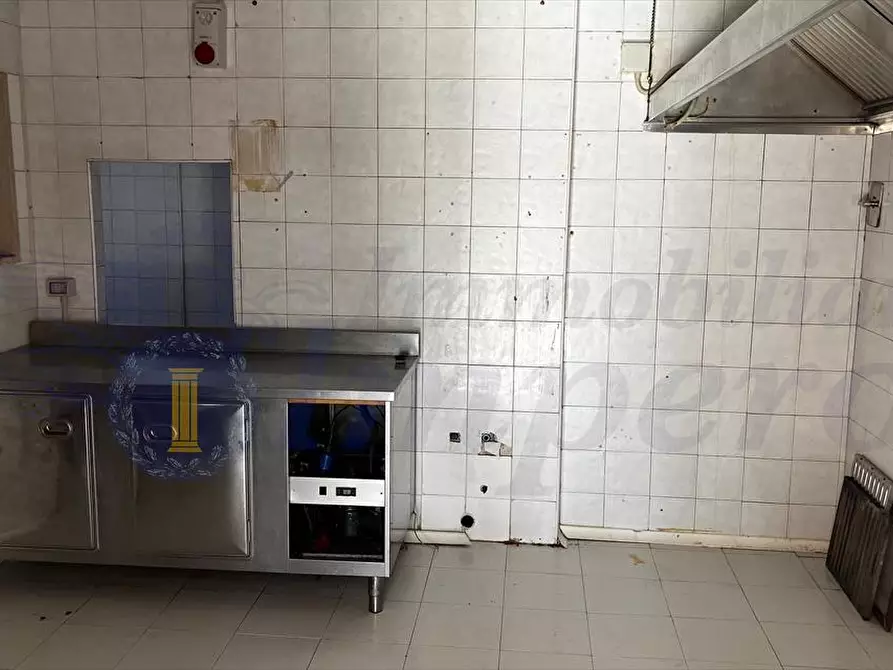 Immagine 13 di Locale commerciale in affitto  in Viale Danimarca 169 a Pomezia