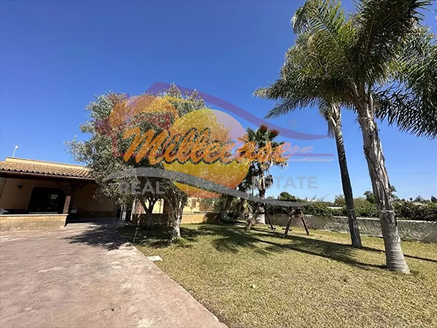 Immagine 2 di Villa in vendita  in arenella a Siracusa