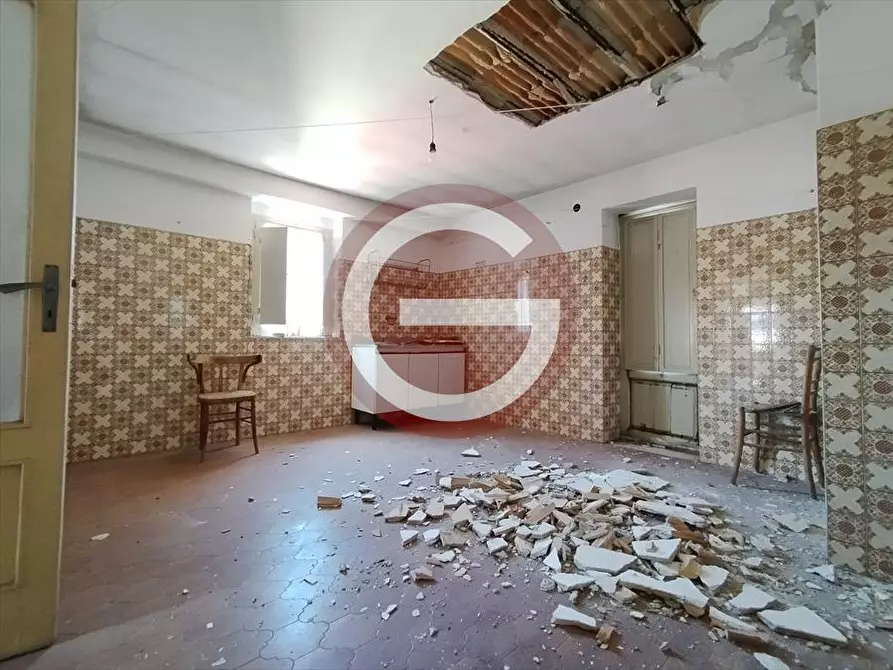 Immagine 22 di Palazzo in vendita  a Cittanova