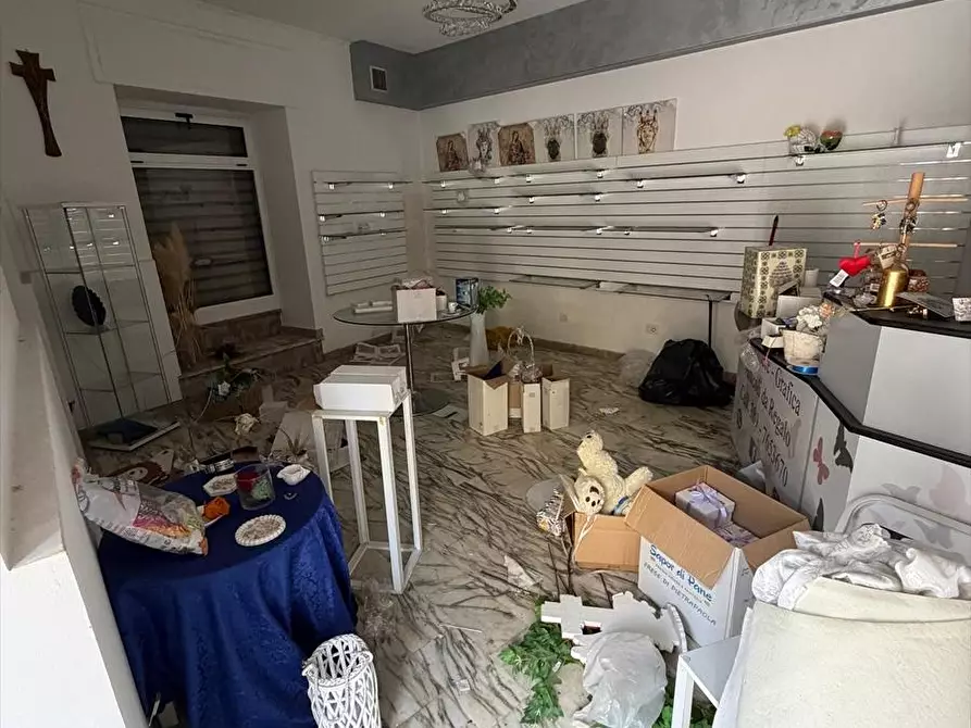 Immagine 2 di Locale commerciale in vendita  a Cinquefrondi