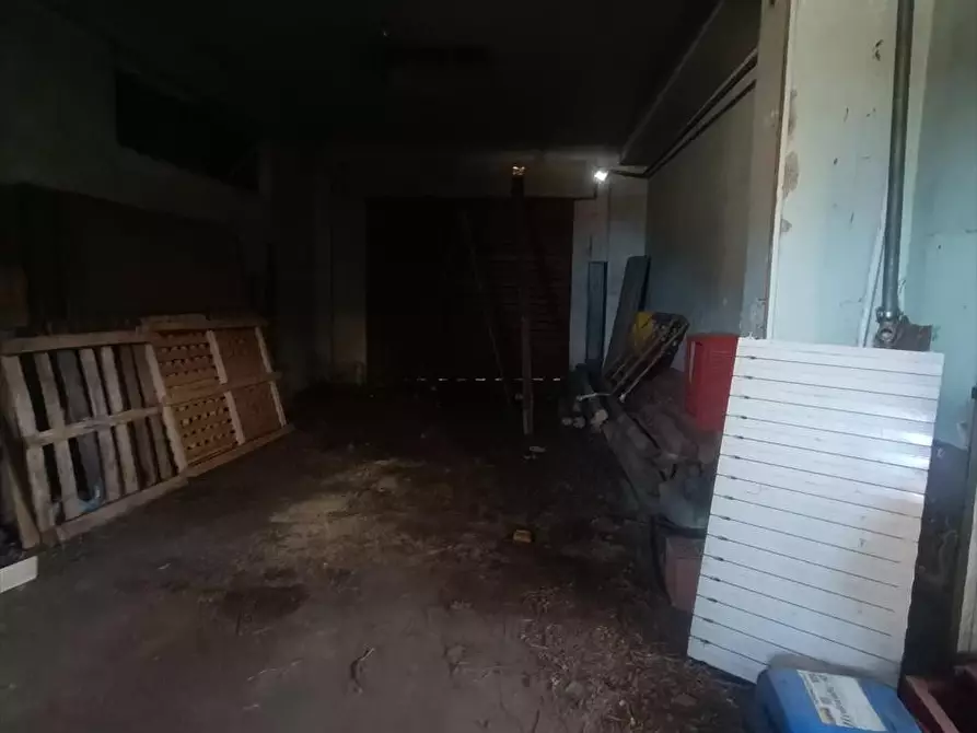 Immagine 8 di Deposito in vendita  a Taurianova