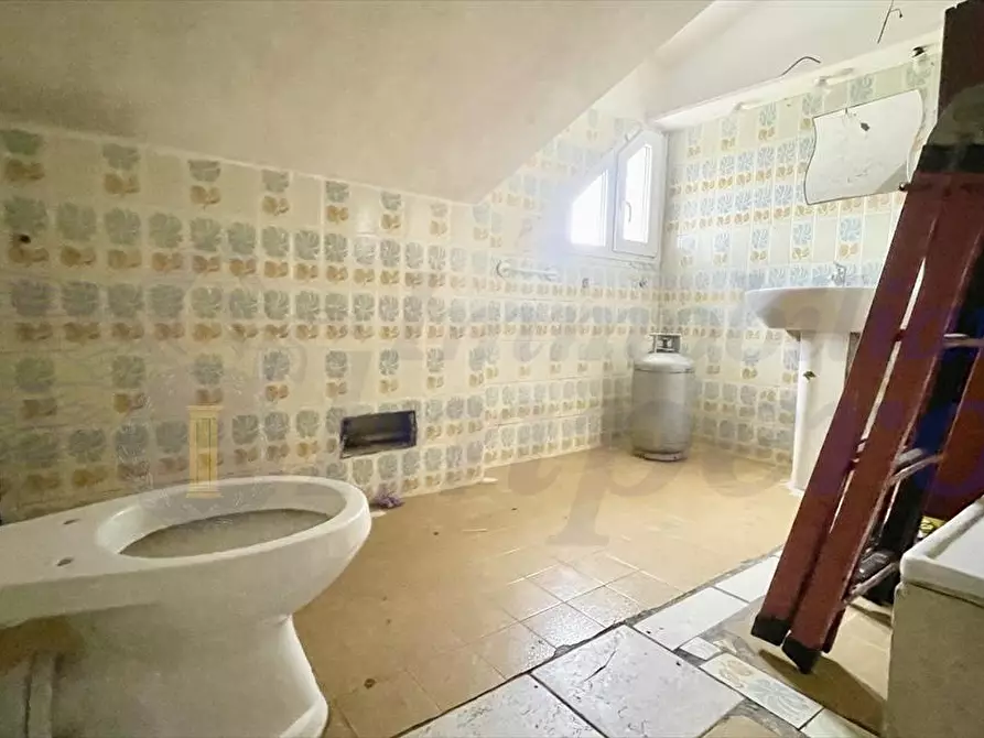 Immagine 8 di Appartamento in vendita  in Viale Nuova California n.8 a Ardea