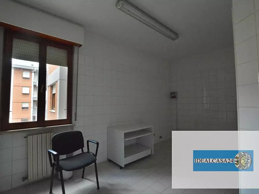 Immagine 14 di Locale residenziale in vendita  in macerata via Goffredo mameli 39 a Macerata