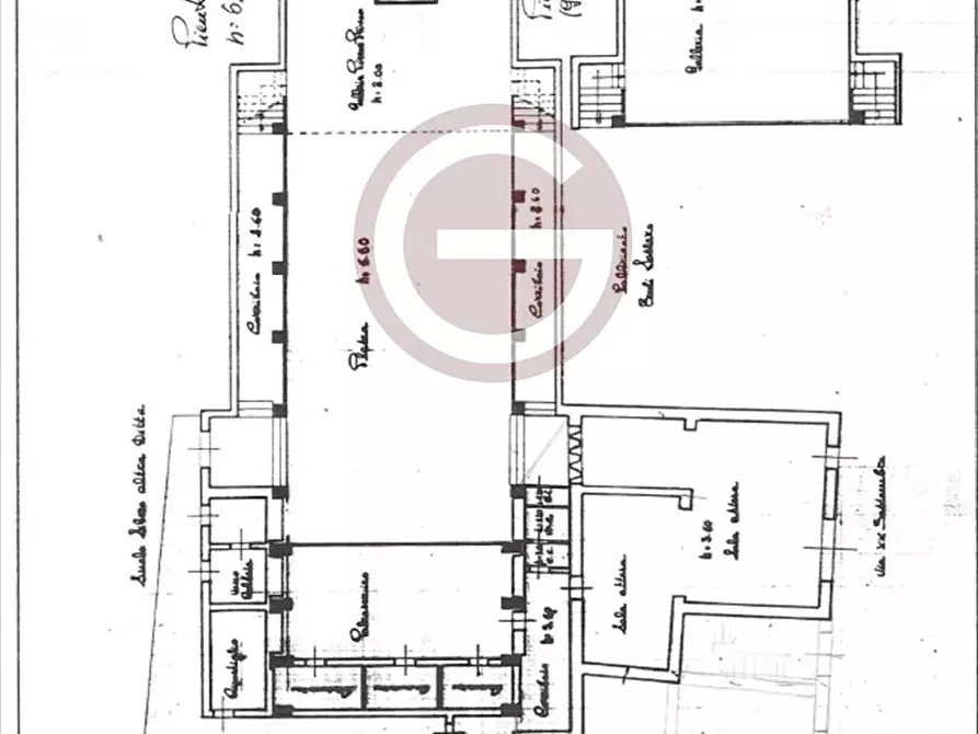 Immagine 3 di Locale commerciale in vendita  a Taurianova